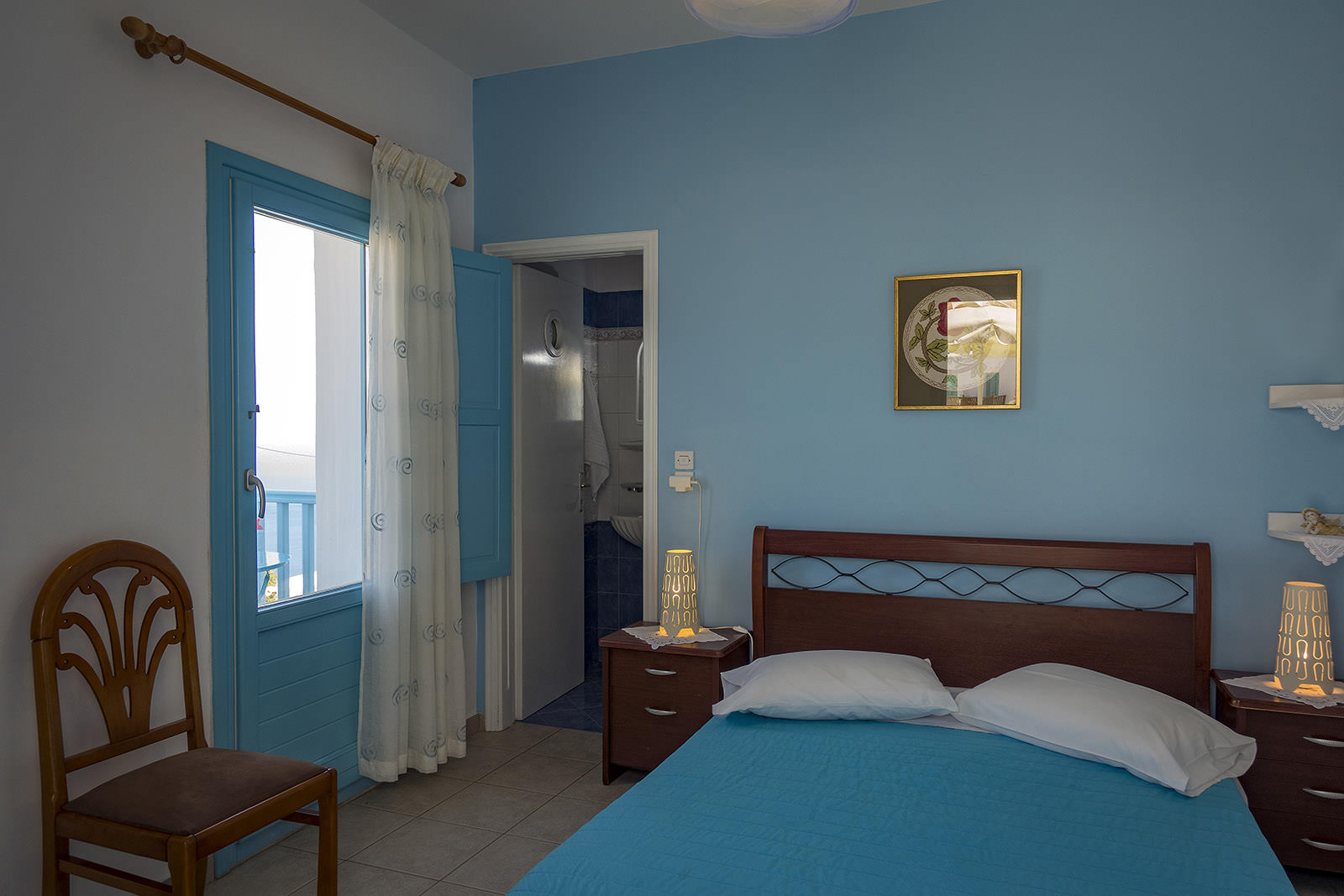 Georgia's Rooms to Let | Hotel Folegandros